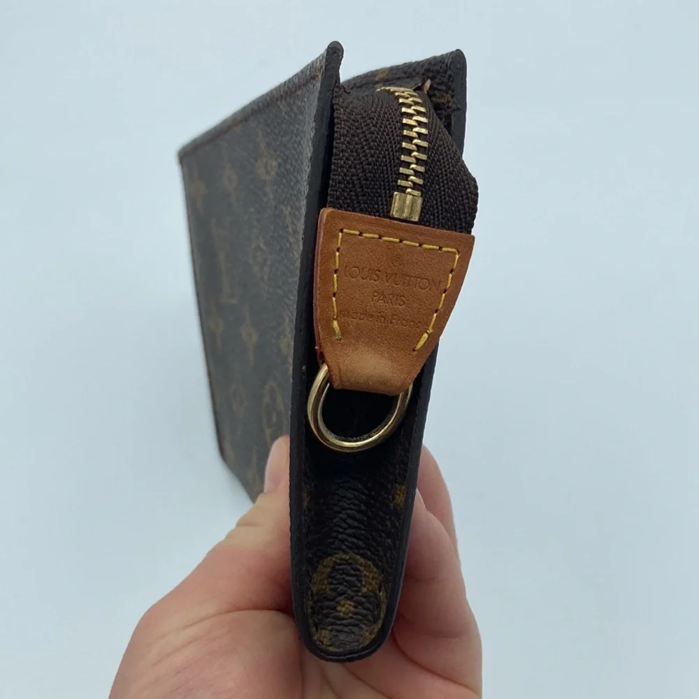 LOUIS VUITTON MONOGRAM TOILETRY 15 WITH UNBRANDED GOLD CHAIN